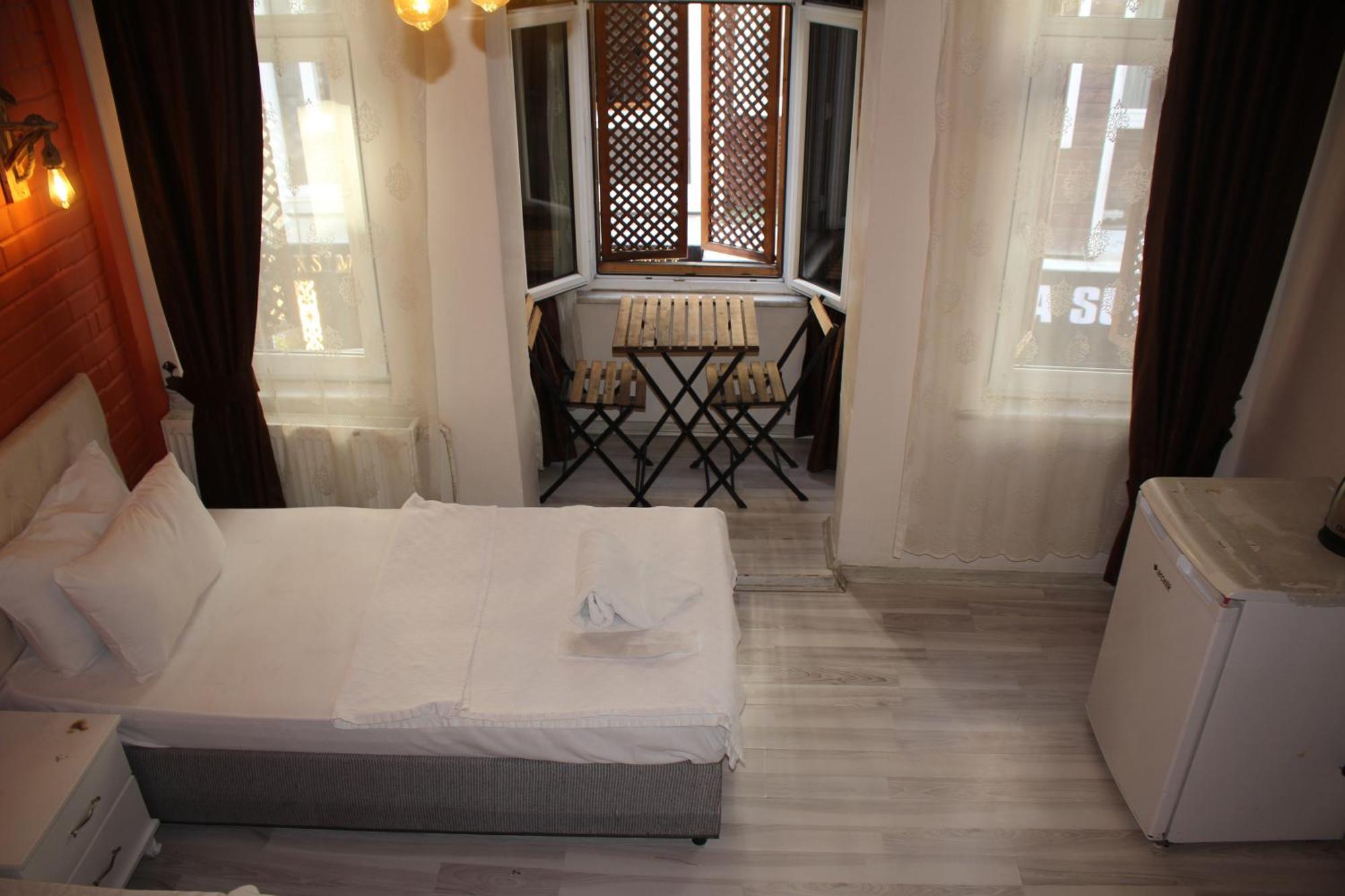 Taksim Bricktown Suite Истанбул Екстериор снимка